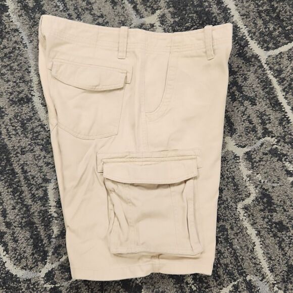 Cargo Shorts 32 - Picture 3 of 5